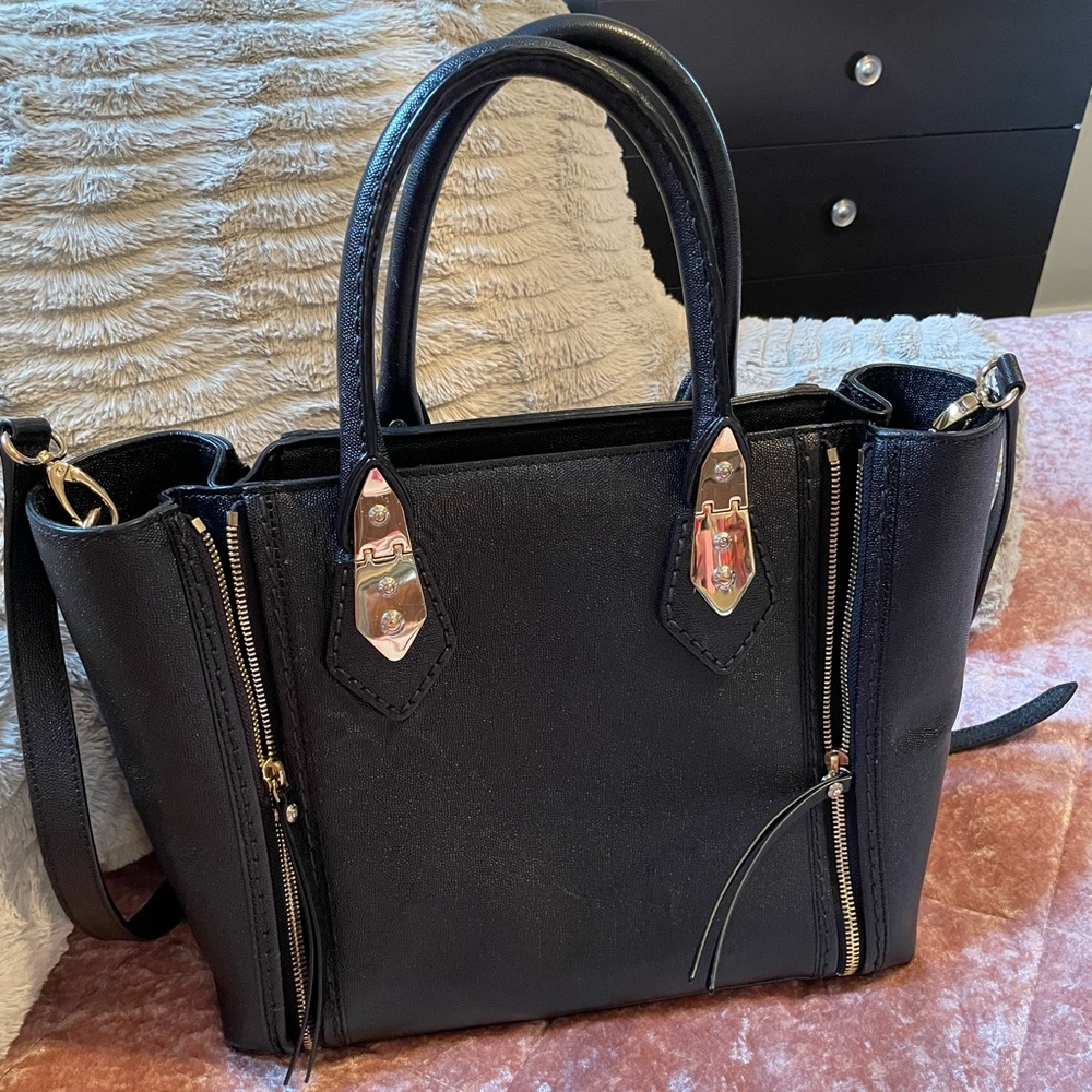 Henri Bendel purse